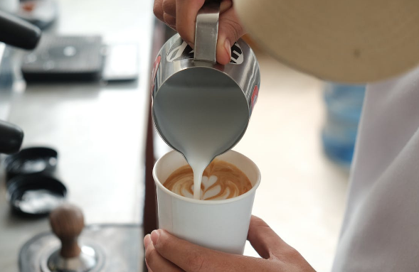 Cappuccino operculé : plaisir nutritif au quotidien.